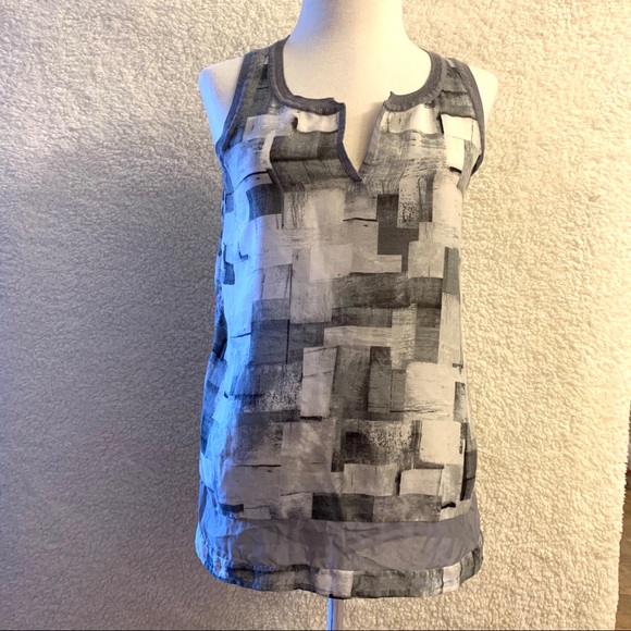 Simply Vera Vera Wang Tops - 🛍 2/$12 Simply Vera Wang sleeveless tops XS